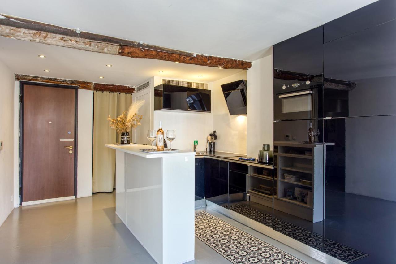 Ross 5- F2, Lumineux, Balcon, Loft, Clim, Vieux-nice * Nice